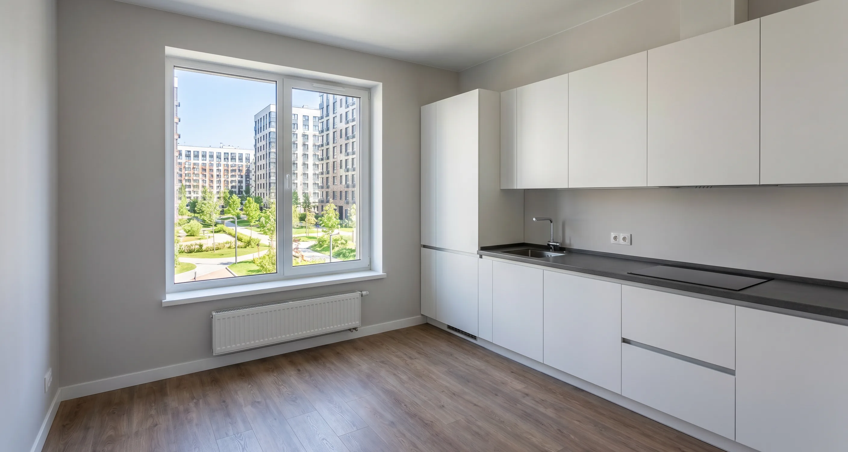 Пустая кухня до хоумстейджинга.